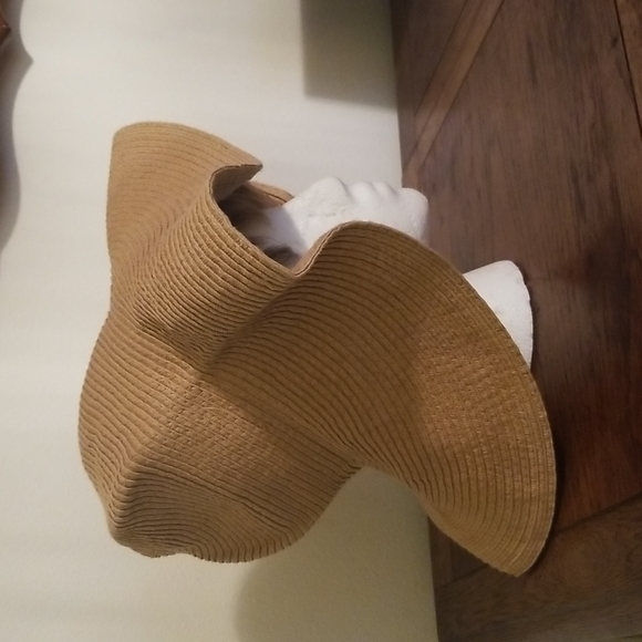 Old Navy Women’s Foldable Travel Wide Brim Hat - Picture 3 of 7